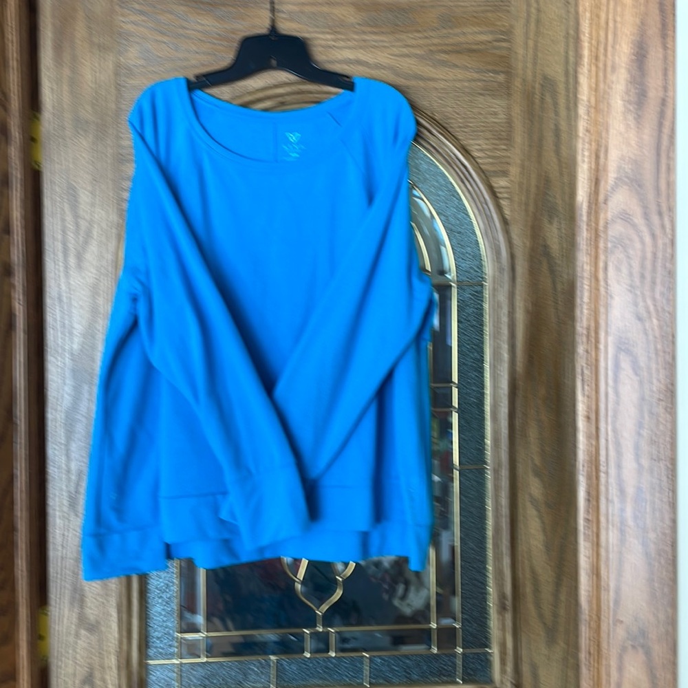 Livi turquoise blue with thumb hole on sleeve shirt